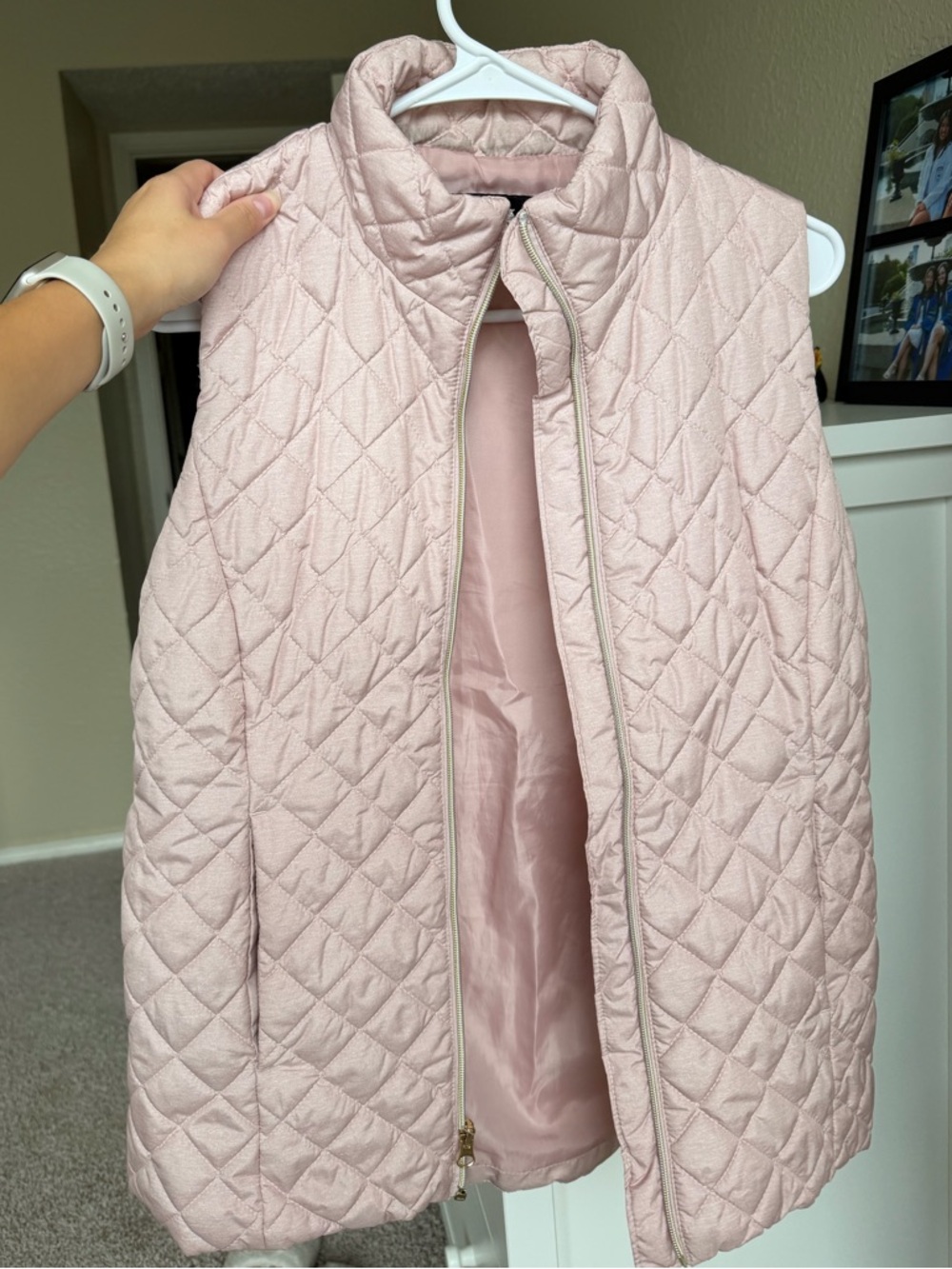 Banana Republic Quilted Sleeveless Vest in Light Pink